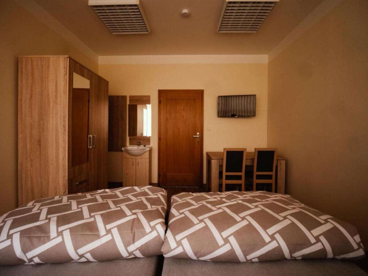 Aparthotel Pyramida Broumov Esterno foto