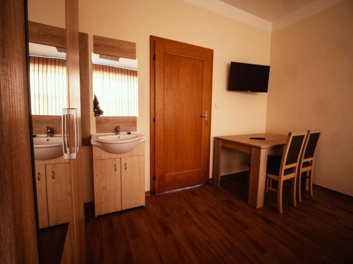 Aparthotel Pyramida Broumov Esterno foto